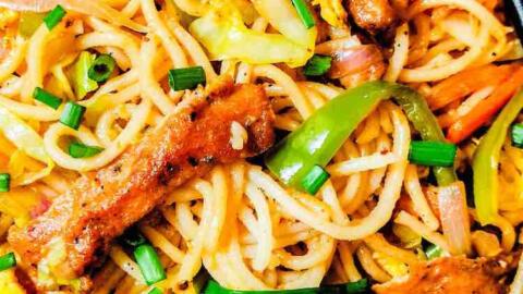 Chicken Hakka Noodles - Sinfully Spicy